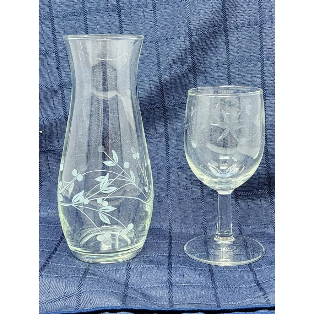 Vintage Leaves/Berries Etched Wine Glass & Etched Flower/Leaves Glass Vase